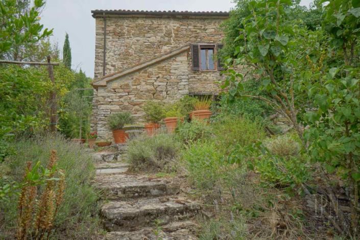 Image No.31-6 Bed Farmhouse for sale