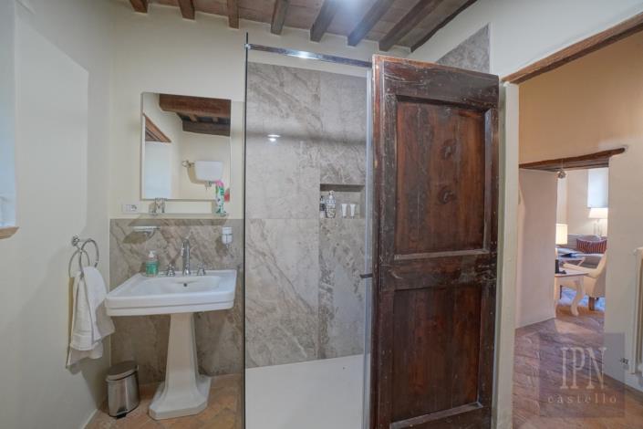 Image No.43-6 Bed Farmhouse for sale