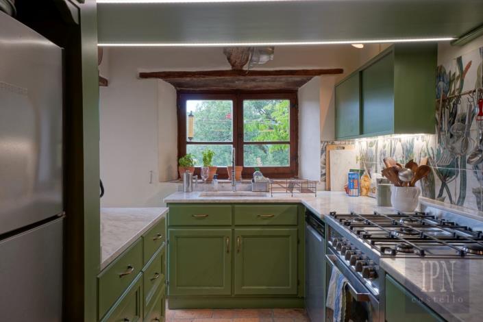 Image No.42-6 Bed Farmhouse for sale