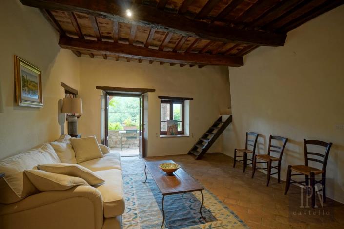 Image No.44-6 Bed Farmhouse for sale