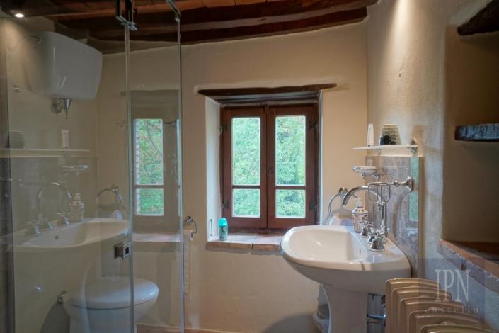 Image No.49-6 Bed Farmhouse for sale