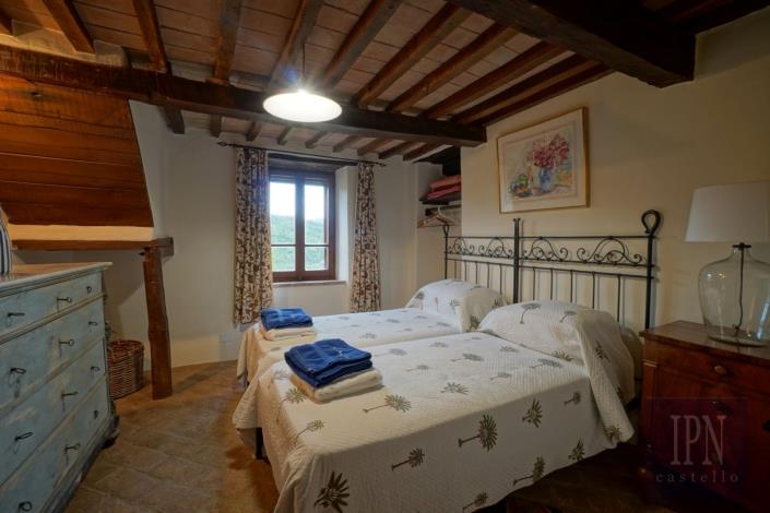 Image No.48-6 Bed Farmhouse for sale