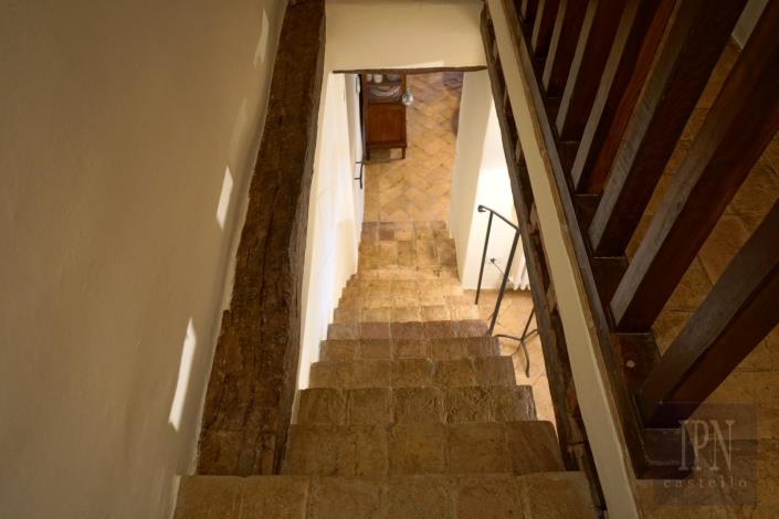 Image No.52-6 Bed Farmhouse for sale