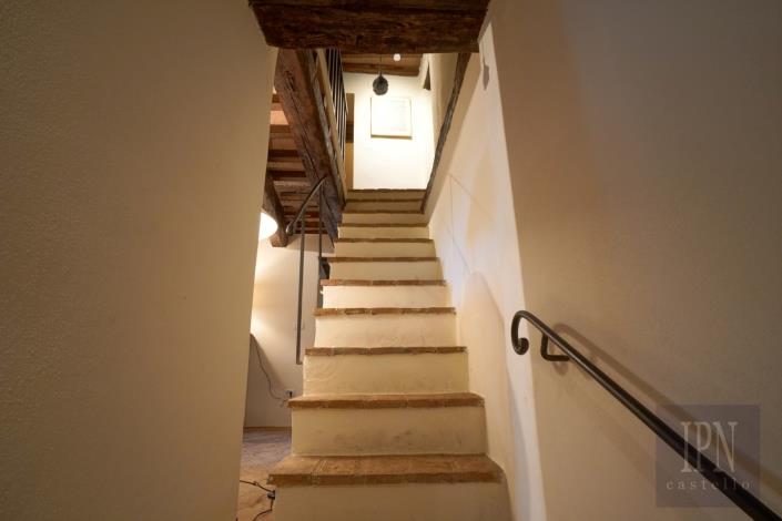 Image No.53-6 Bed Farmhouse for sale