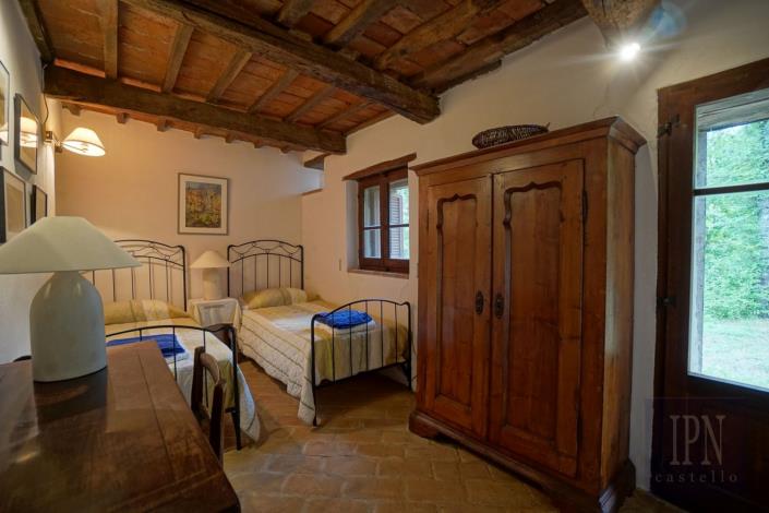 Image No.55-6 Bed Farmhouse for sale