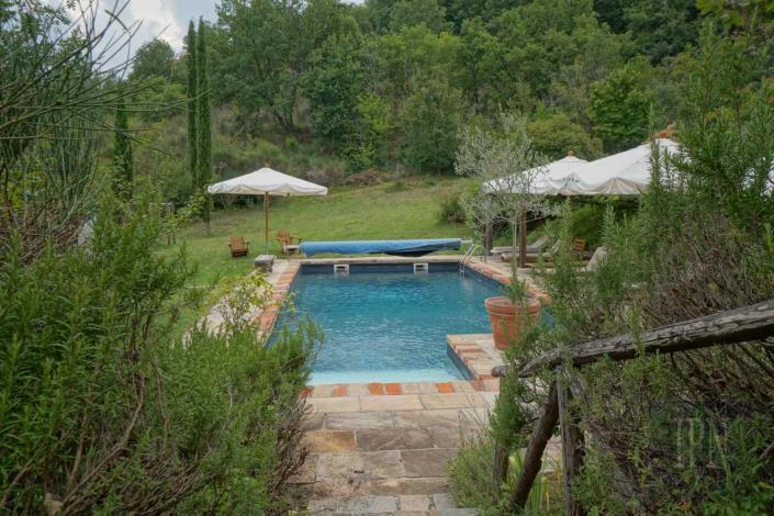 Image No.59-6 Bed Farmhouse for sale