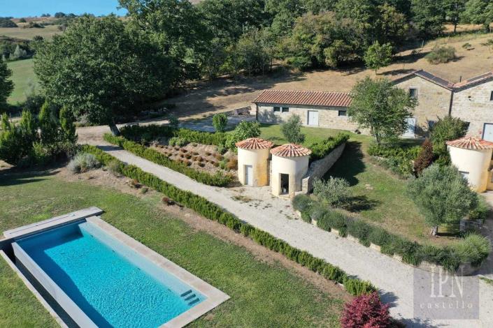 Image No.10-8 Bed Villa for sale