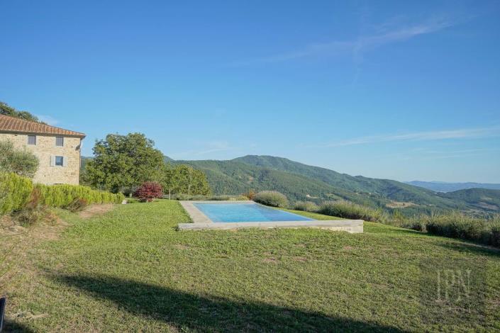 Image No.11-8 Bed Villa for sale