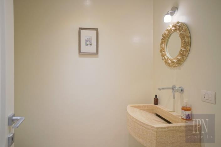 Image No.27-8 Bed Villa for sale