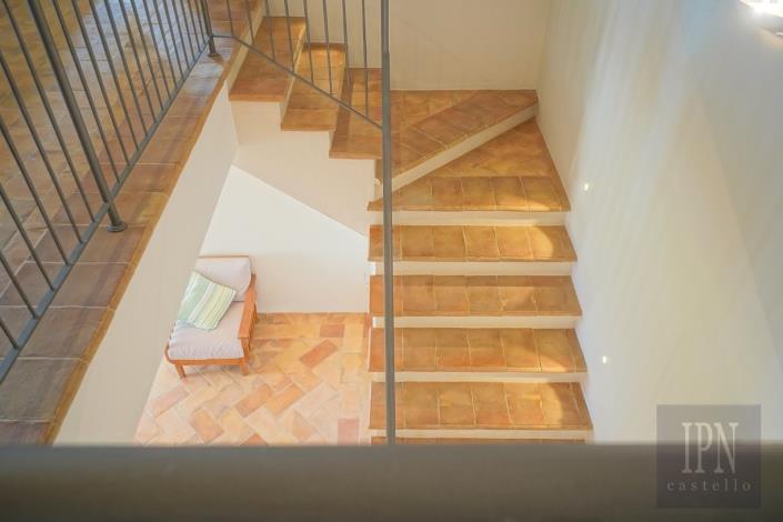 Image No.30-8 Bed Villa for sale