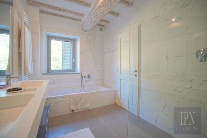 Image No.33-8 Bed Villa for sale