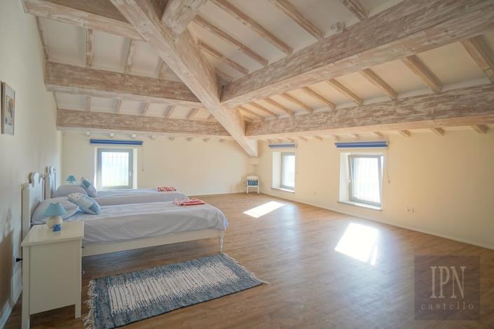 Image No.42-8 Bed Villa for sale