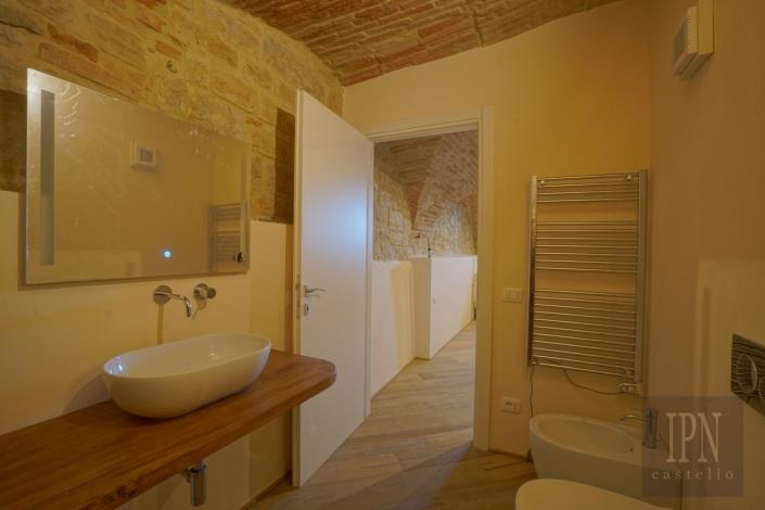 Image No.16-3 Bed Townhouse for sale