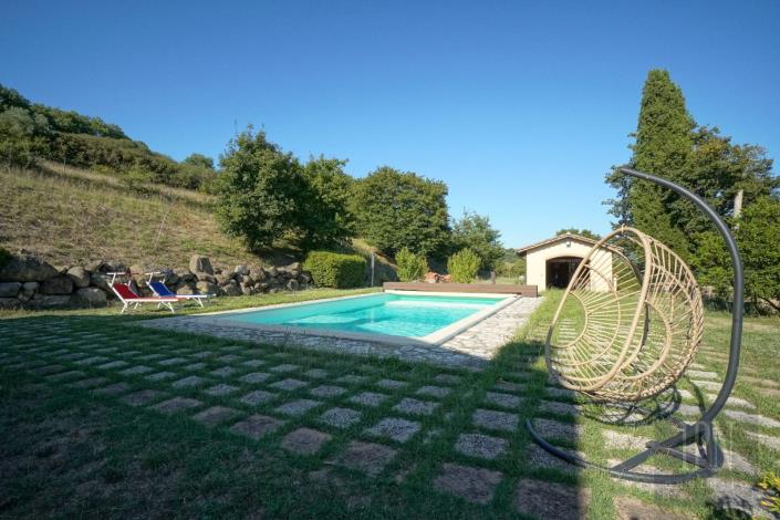 Image No.8-6 Bed Farmhouse for sale