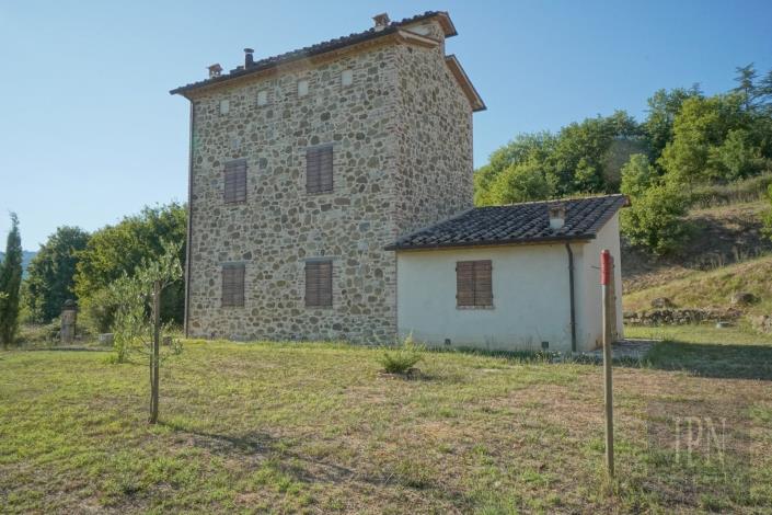 Image No.16-6 Bed Farmhouse for sale