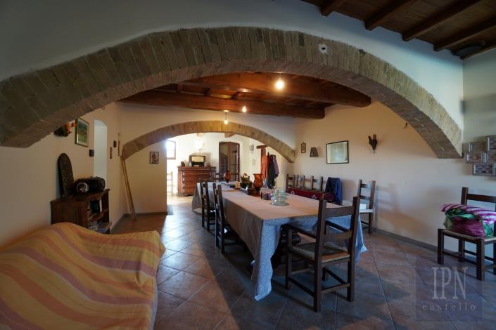 Image No.20-6 Bed Farmhouse for sale