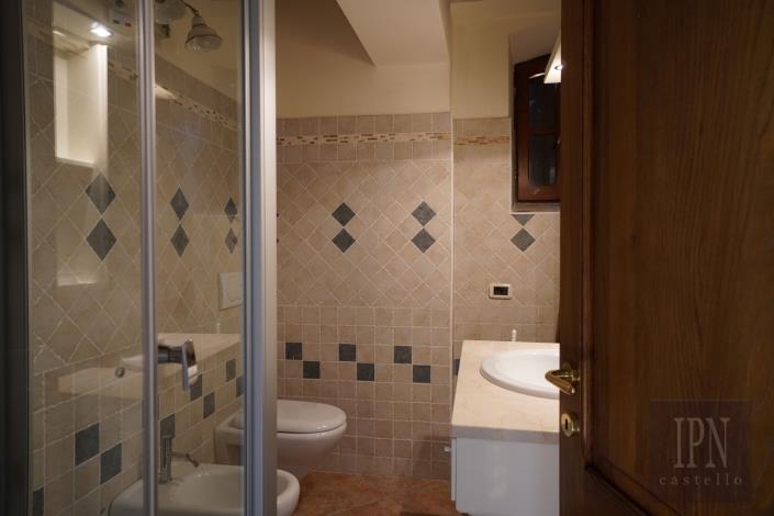 Image No.22-6 Bed Farmhouse for sale