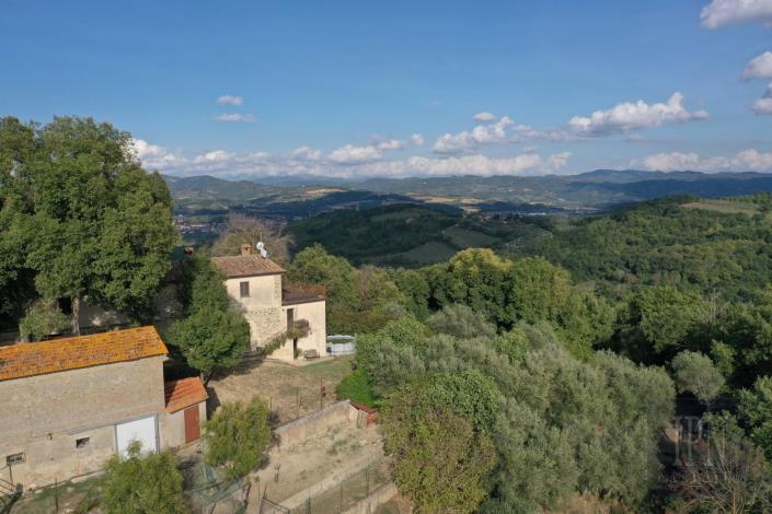 Image No.4-5 Bed Farmhouse for sale