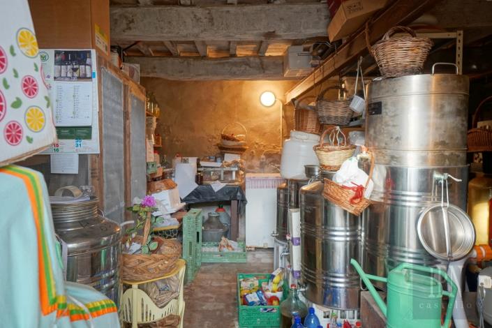 Image No.32-5 Bed Farmhouse for sale