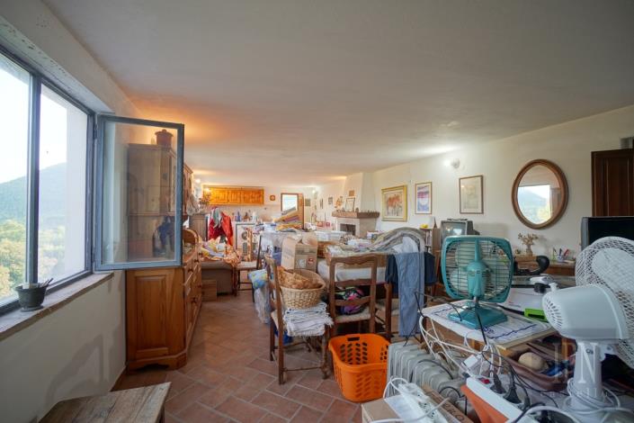 Image No.34-5 Bed Farmhouse for sale