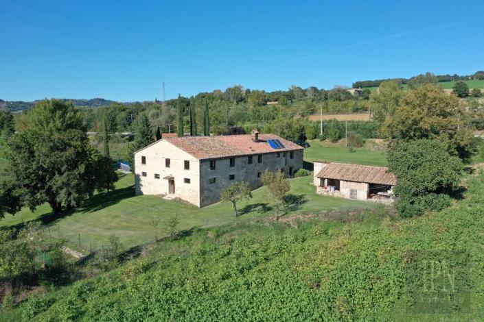 Image No.2-9 Bed Farmhouse for sale