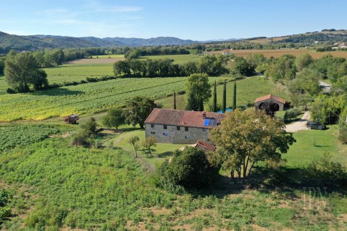 Image No.6-9 Bed Farmhouse for sale