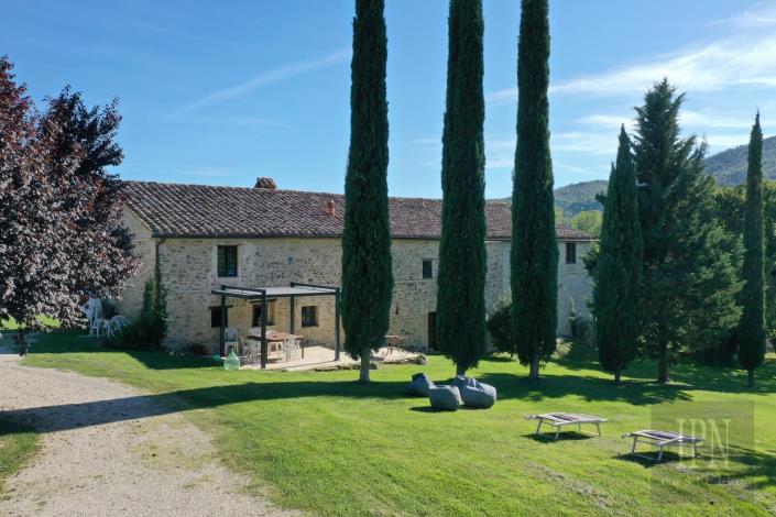 Image No.9-9 Bed Farmhouse for sale