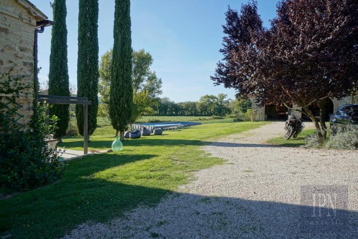 Image No.11-9 Bed Farmhouse for sale