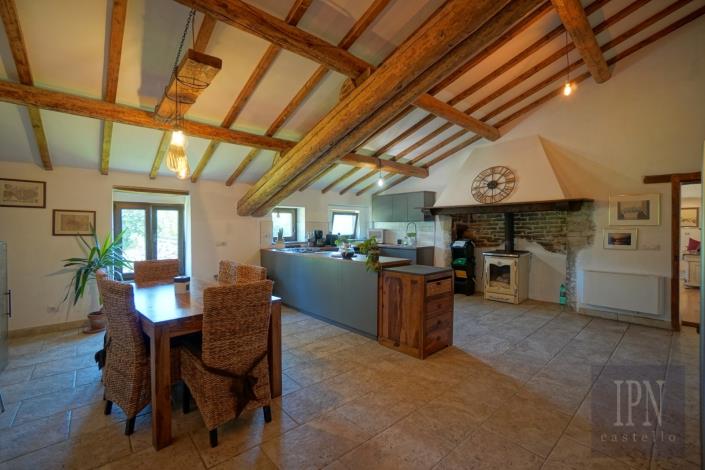 Image No.19-9 Bed Farmhouse for sale