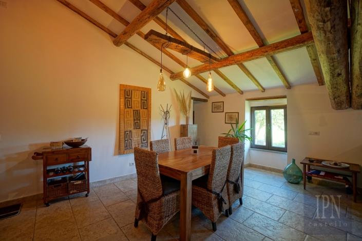 Image No.20-9 Bed Farmhouse for sale