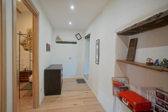 Image No.27-9 Bed Farmhouse for sale