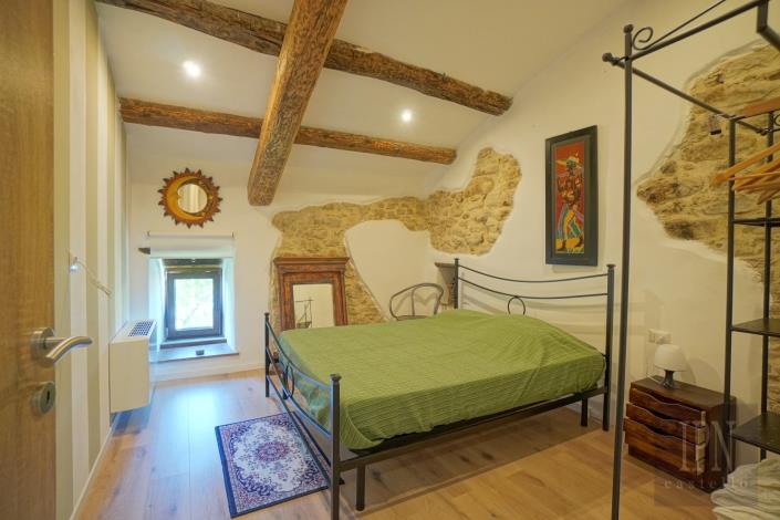 Image No.33-9 Bed Farmhouse for sale