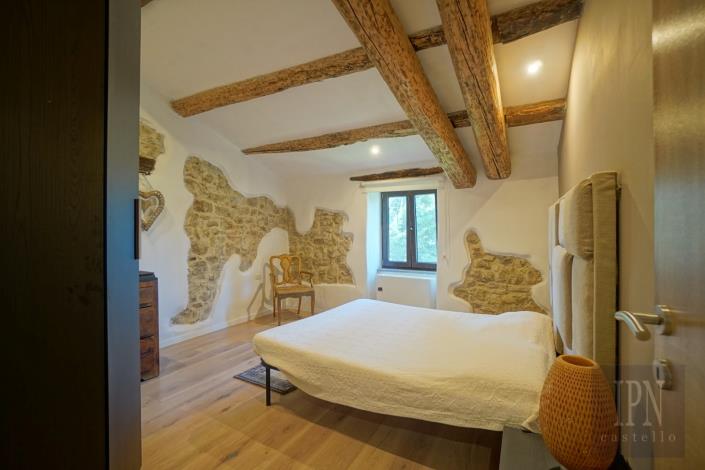 Image No.34-9 Bed Farmhouse for sale