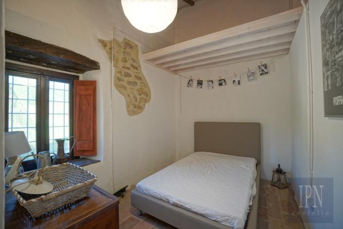 Image No.37-9 Bed Farmhouse for sale