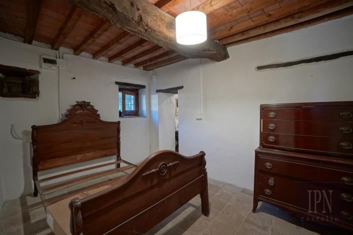 Image No.40-9 Bed Farmhouse for sale