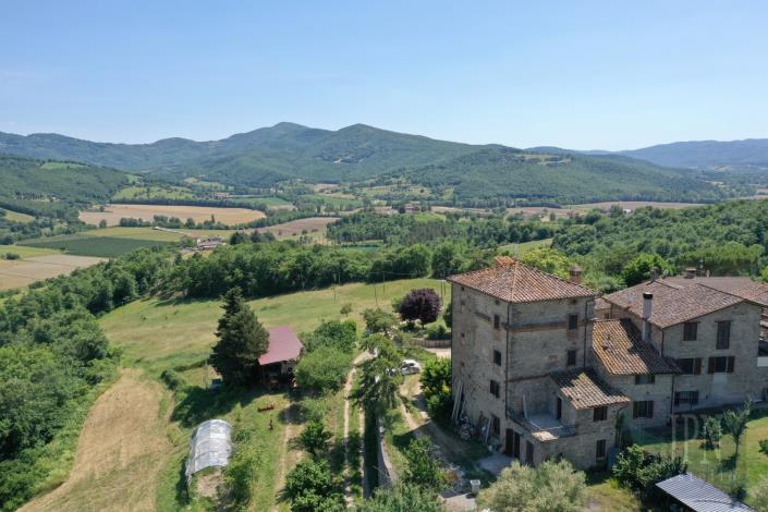 Image No.1-6 Bed House for sale