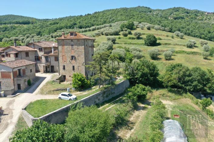 Image No.4-6 Bed House for sale