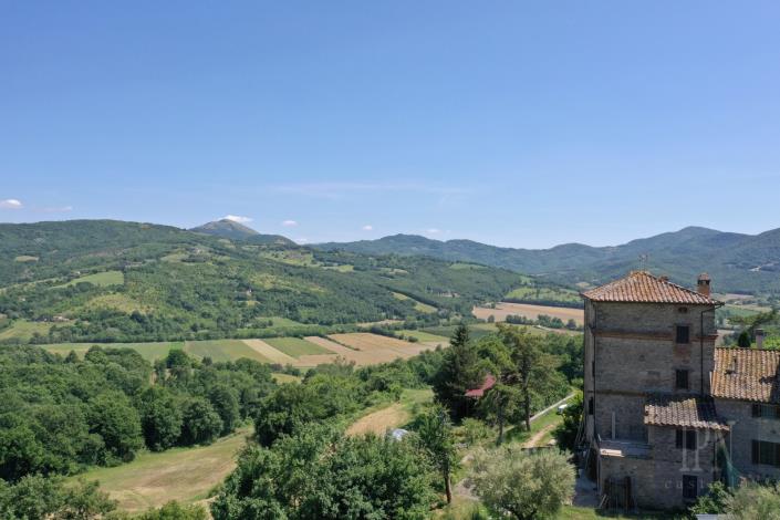 Image No.6-6 Bed House for sale