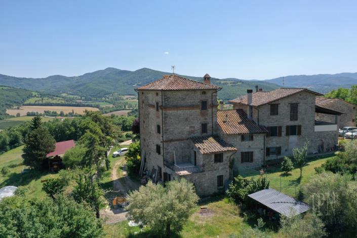 Image No.5-6 Bed House for sale