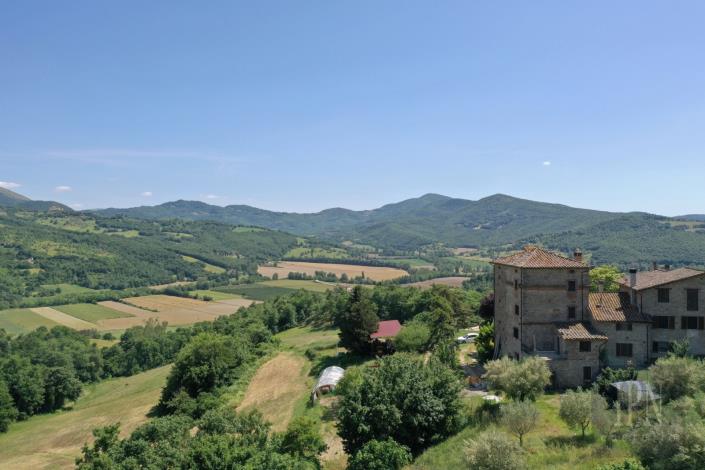 Image No.7-6 Bed House for sale