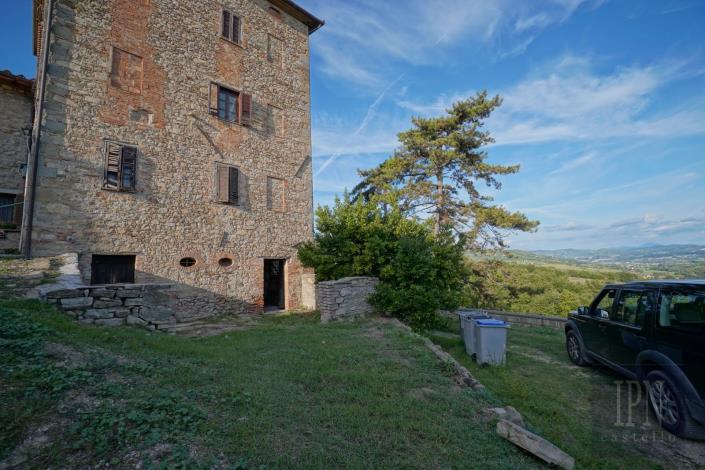 Image No.10-6 Bed House for sale