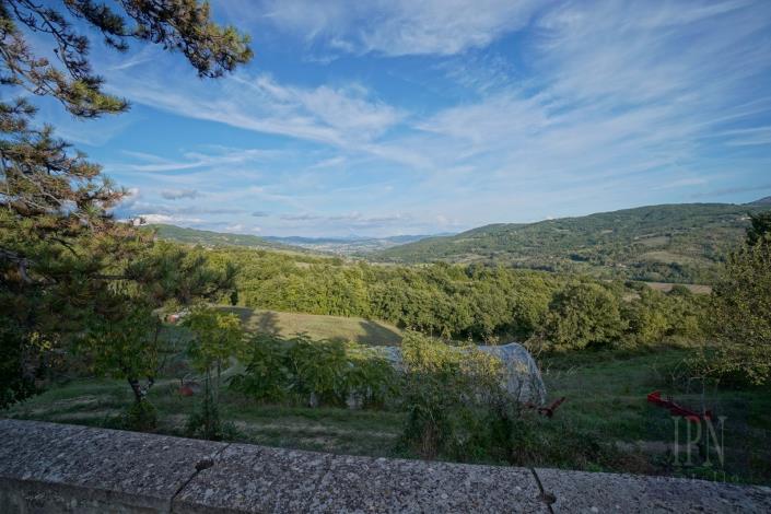 Image No.13-6 Bed House for sale