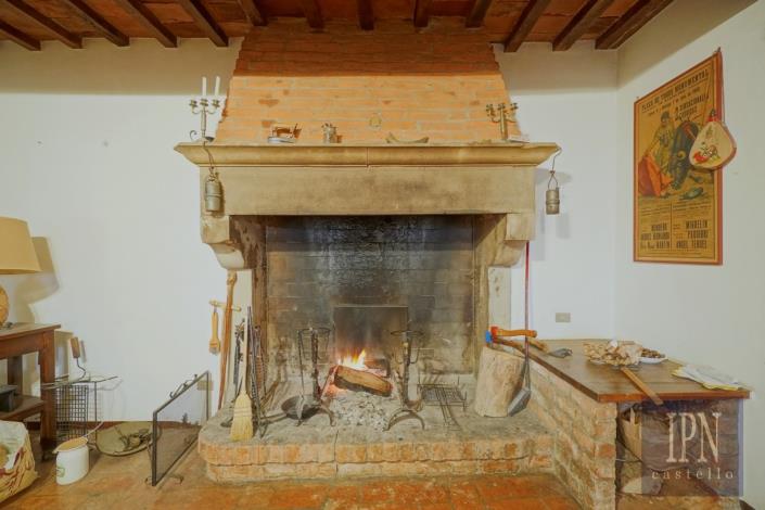 Image No.22-6 Bed House for sale