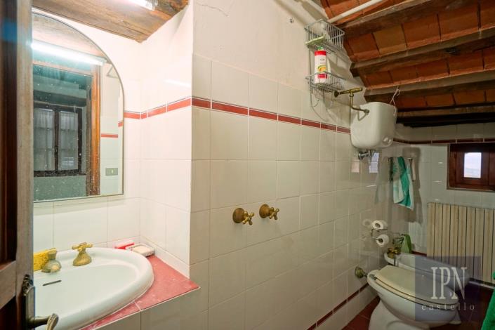 Image No.27-6 Bed House for sale