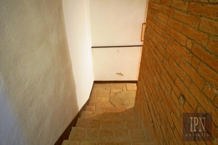 Image No.28-6 Bed House for sale