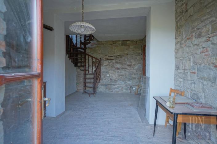 Image No.32-6 Bed House for sale