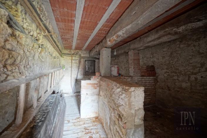 Image No.34-6 Bed House for sale