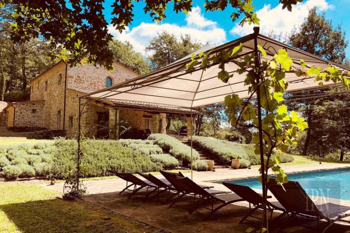 Image No.11-4 Bed Farmhouse for sale