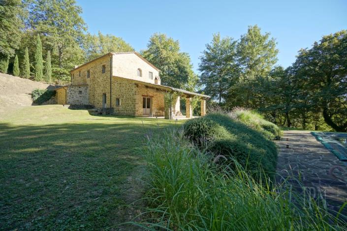 Image No.7-4 Bed Farmhouse for sale