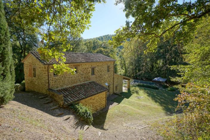 Image No.19-4 Bed Farmhouse for sale